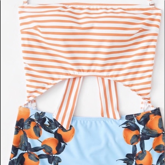 FABULOUS SWIMSUIT - Picture 6 of 7